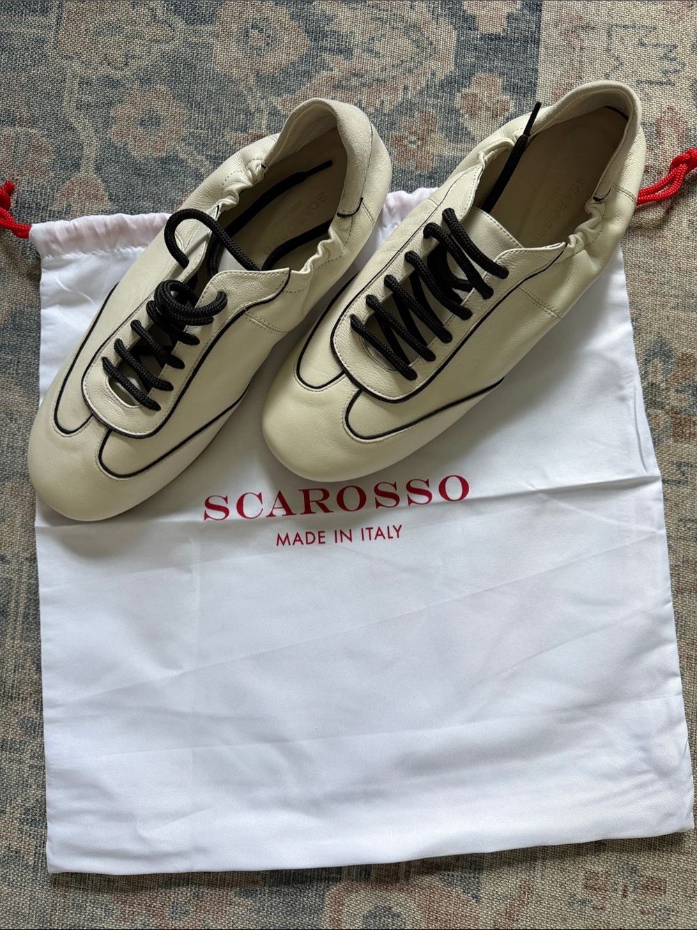 Scarosso Riley off white sneaker. Brand new, never worn. Size 39.